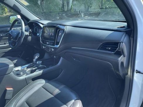 Used 2023 Chevrolet Traverse RS image 29