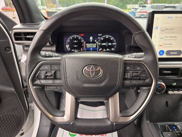 Used 2025 Toyota Tacoma TRD Off-Road AWD/4WD image 32