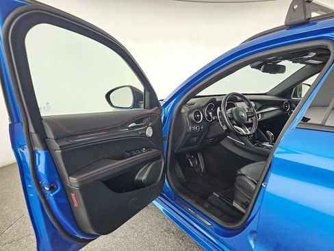 Used 2023 Alfa Romeo Stelvio Estrema AWD/4WD image 19