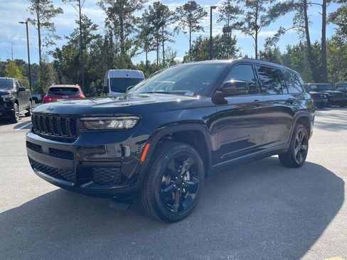 New 2025 Jeep Grand Cherokee L Altitude image 38