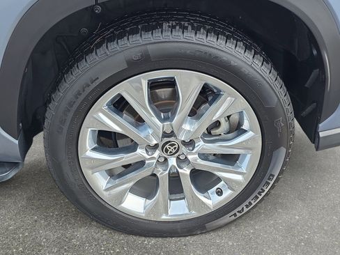 Used 2020 Toyota Highlander Limited image 33