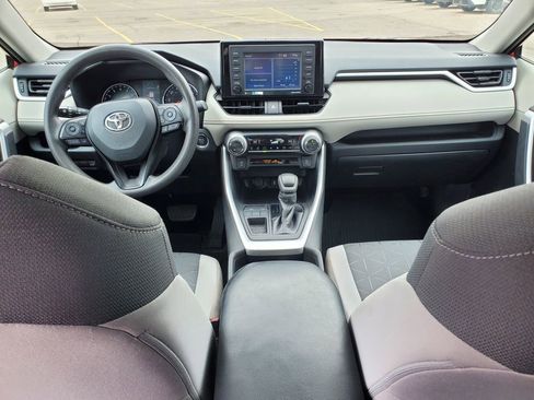 Used 2021 Toyota RAV4 XLE w/ Convenience Package image 13