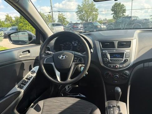Used 2017 Hyundai Accent SE FWD image 8