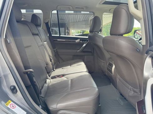 Used 2014 Lexus GX 460 w/ Premium Package AWD/4WD image 32