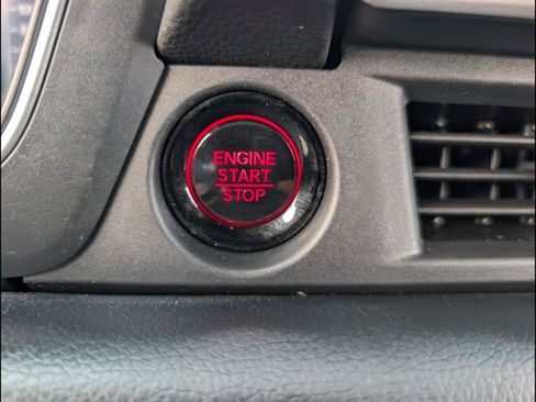 Used 2025 Honda Pilot Black Edition image 12