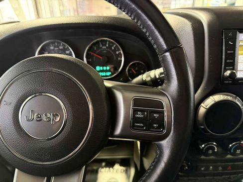 Used 2018 Jeep Wrangler Altitude image 12