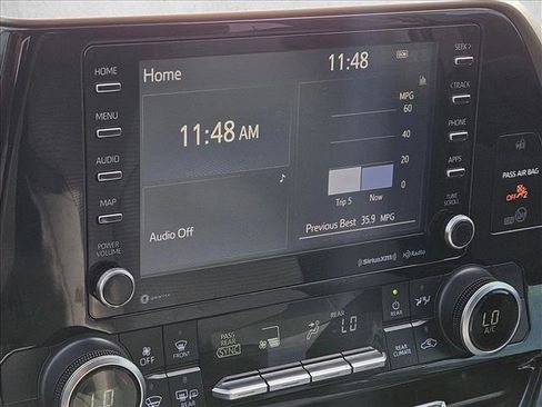 Used 2020 Toyota Highlander LE image 12