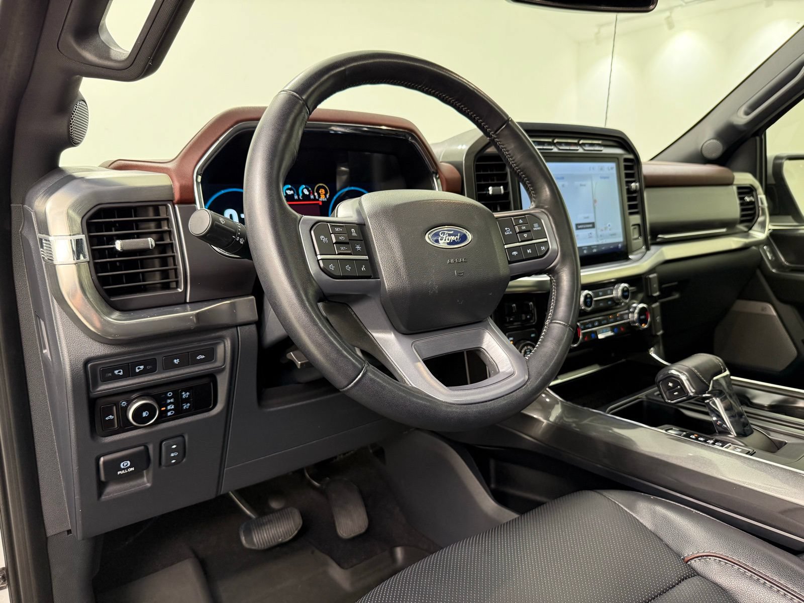 Used 2023 Ford F150 Lariat w/ Max Trailer Tow Package AWD/4WD image 16