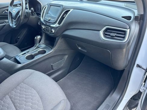 Used 2018 Chevrolet Equinox LT FWD image 8