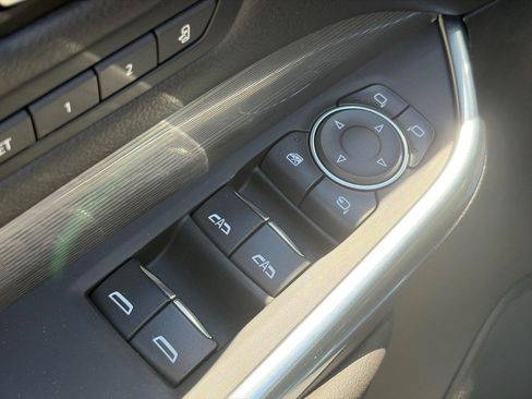Used 2024 Cadillac XT4 Premium Luxury AWD/4WD image 19