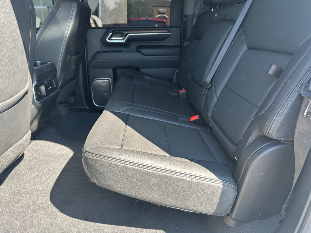 Used 2024 GMC Sierra 3500 Denali w/ Denali Reserve Package AWD/4WD image 18