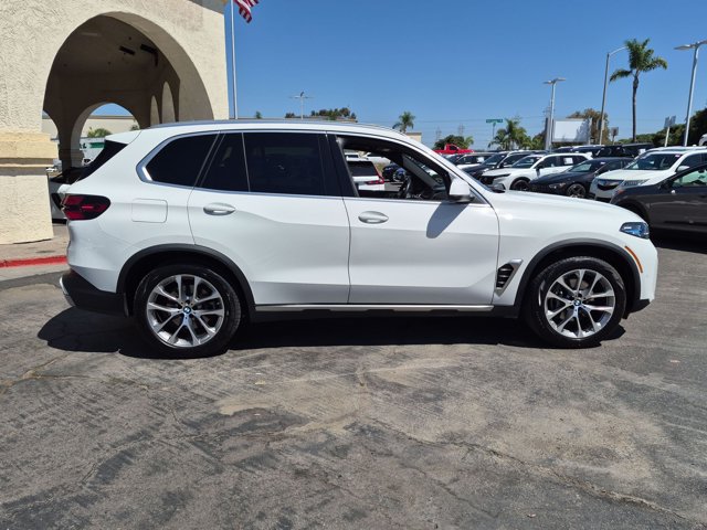 Used 2025 BMW X5 xDrive40i w/ Premium Package AWD/4WD image 4