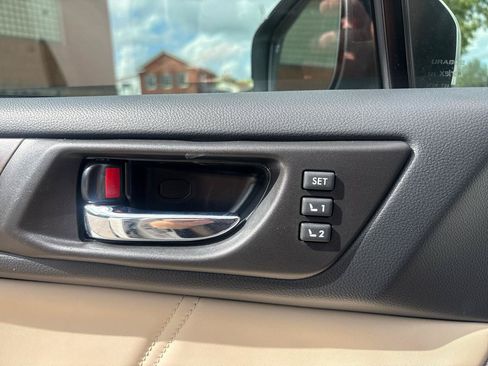 Used 2018 Subaru Outback 2.5i Limited AWD/4WD image 10