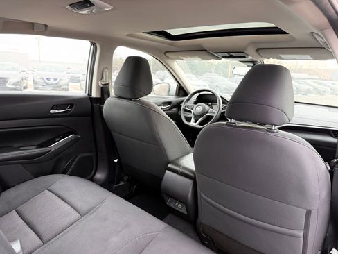 Used 2022 Nissan Altima 2.5 SV w/ SV Premium Package image 22