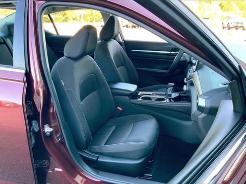 Certified 2023 Nissan Altima 2.5 SV image 6