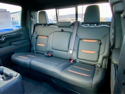 Used 2024 GMC Sierra 1500 AT4 w/ Technology Package image 32