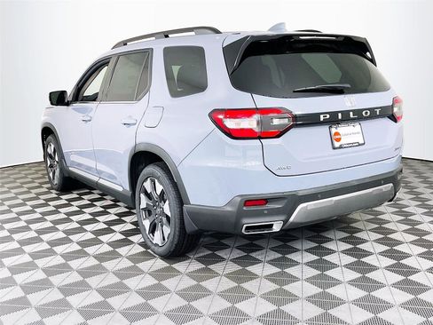New 2026 Honda Pilot Touring image 4