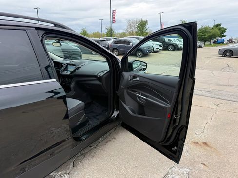 Used 2018 Ford Escape SE w/ SE Sync 3 Package AWD/4WD image 24