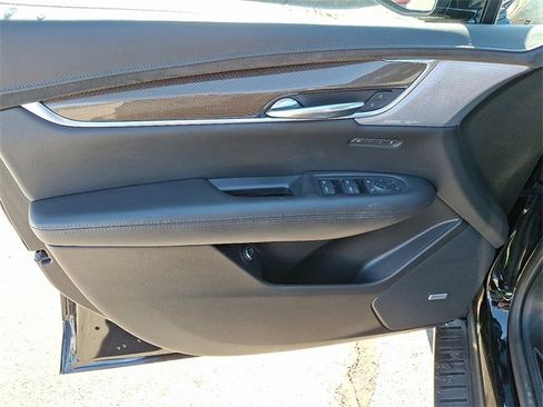 Certified 2023 Cadillac XT5 Premium Luxury w/ Platinum Package image 9