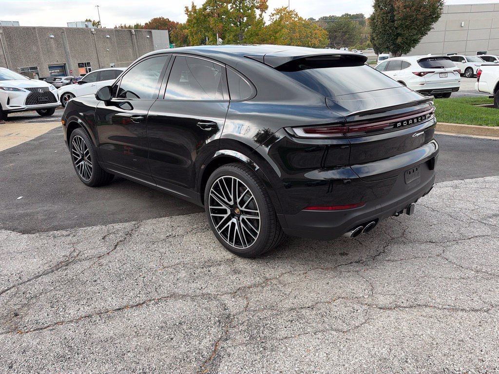 Used 2025 Porsche Cayenne Coupe AWD/4WD image 7