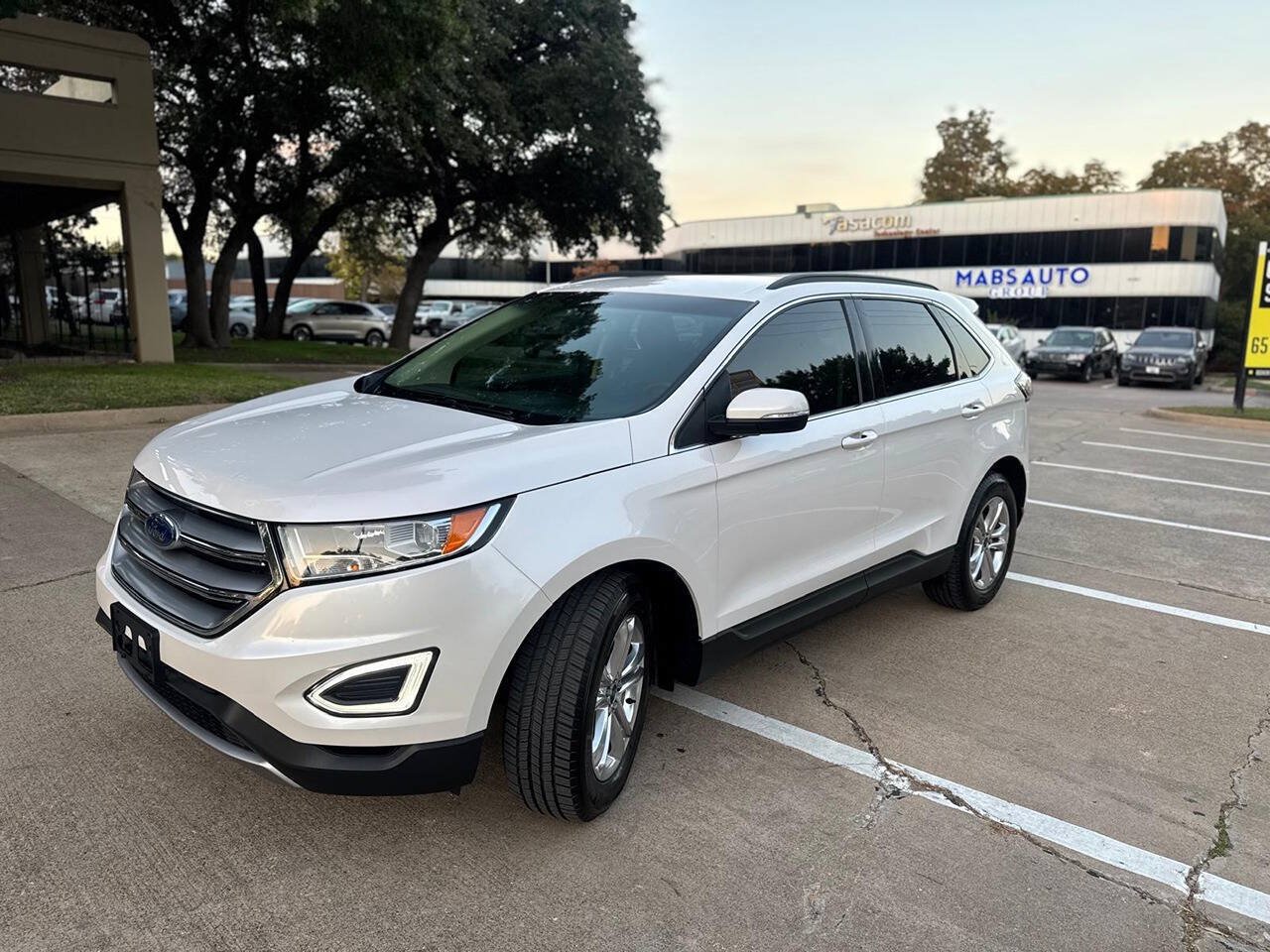 Used 2017 Ford Edge SEL w/ Equipment Group 201A FWD image 4