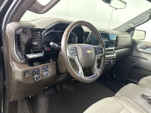 Used 2023 Chevrolet Silverado 1500 LT AWD/4WD image 13