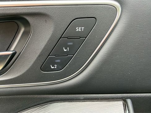 Used 2025 Nissan Rogue Platinum w/ Platinum Premium Package image 15