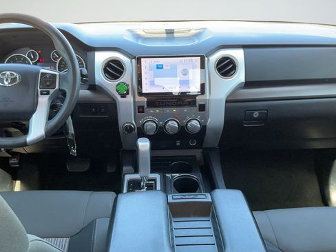 Used 2015 Toyota Tundra SR5 w/ SR5 Upgrade Package AWD/4WD image 7