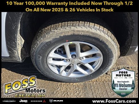 New 2025 Jeep Grand Cherokee L Laredo image 9