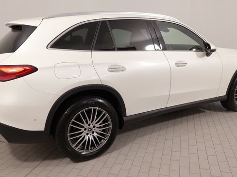 Used 2023 Mercedes-Benz GLC 300 4MATIC image 9