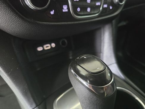 Used 2020 Chevrolet Equinox LT image 30