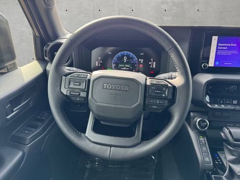 Used 2025 Toyota Land Cruiser image 21