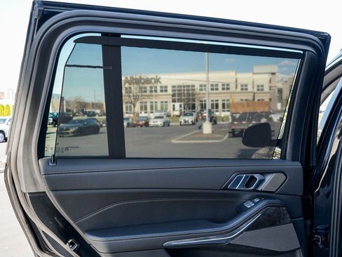 Used 2026 BMW X7 xDrive40i w/ Premium Package image 17