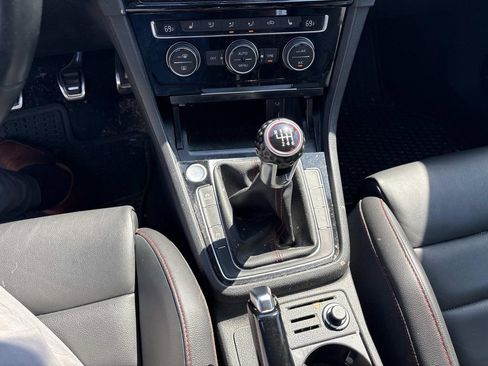 Used 2018 Volkswagen GTI Autobahn FWD image 13