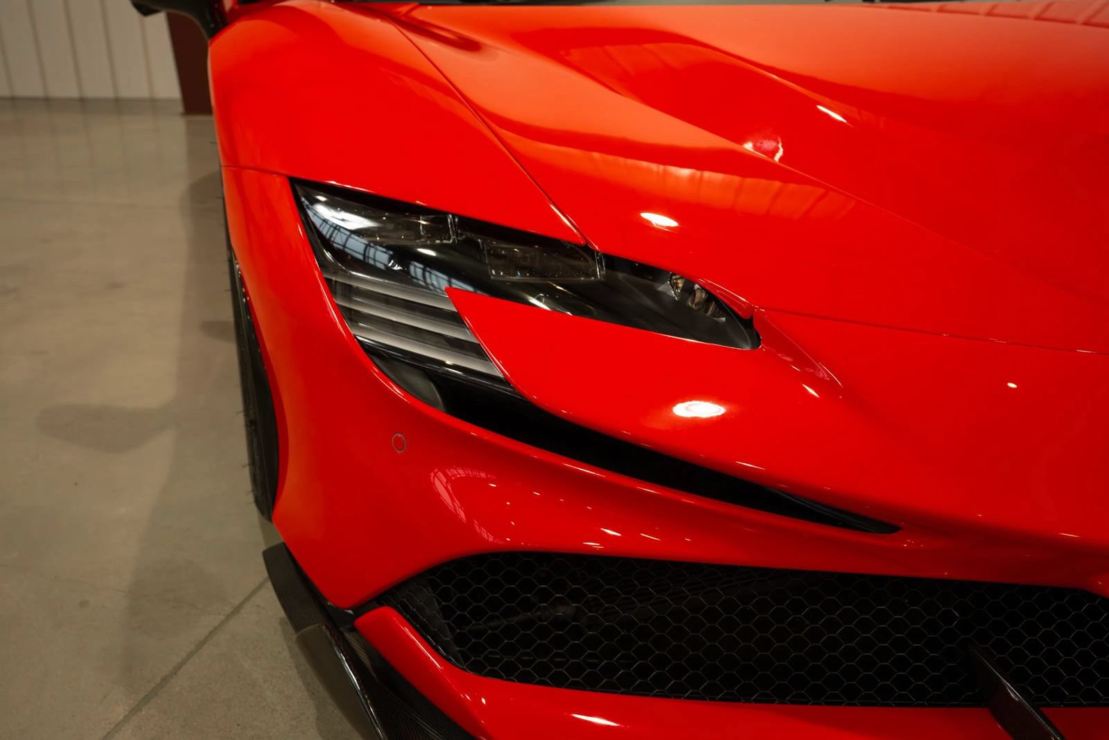 Used 2023 Ferrari SF90 Spider AWD/4WD image 10