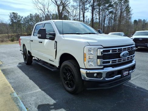 Used 2024 Ford F250 XLT w/ FX4 Off-Road Package image 3