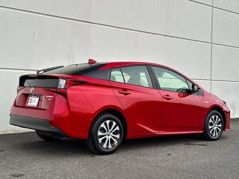 Certified 2019 Toyota Prius XLE AWD/4WD image 6