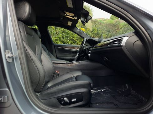 Used 2018 BMW 530e image 24