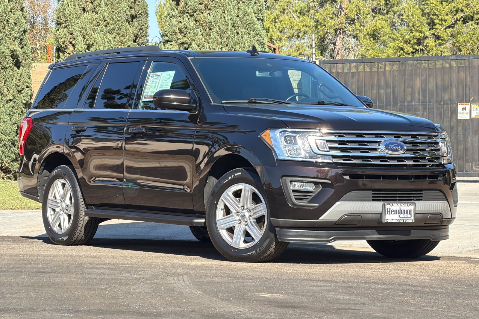 Used 2021 Ford Expedition XLT RWD image 2