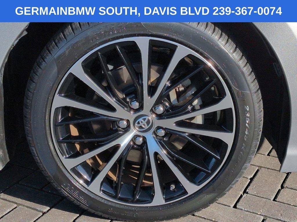 Used 2018 Toyota Camry SE w/ Convenience Package FWD image 12