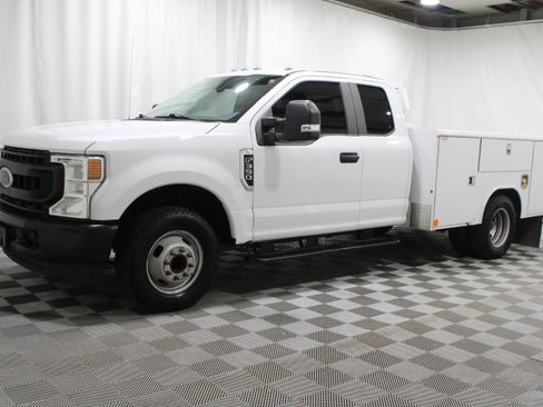 Used 2020 Ford F350 XL w/ Power Equipment Group image 29