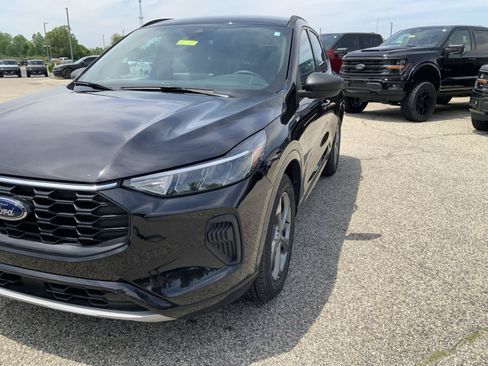 Used 2023 Ford Escape ST-Line w/ Tech Pack #1 AWD/4WD image 16