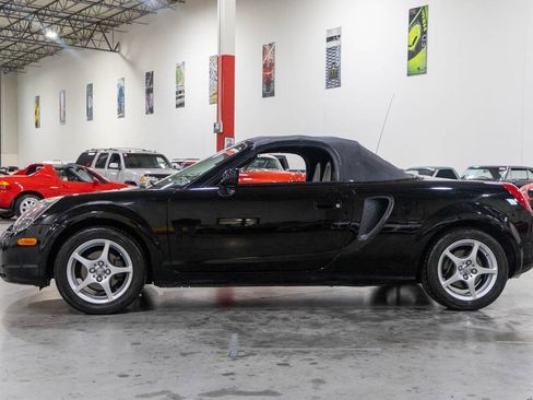 Used 2000 Toyota MR2 RWD image 22