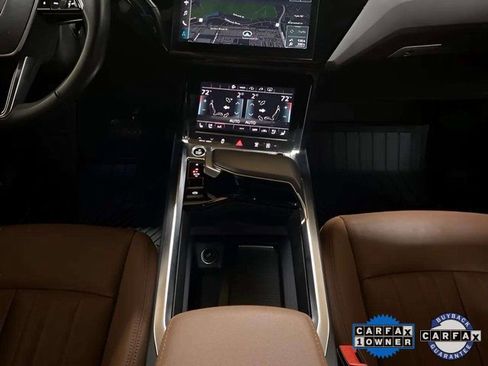 Used 2022 Audi e-tron Premium Plus w/ Premium Plus Package image 15