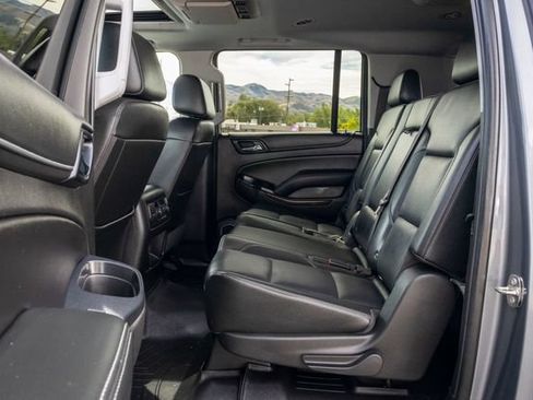 Used 2019 GMC Yukon XL SLT w/ Open Road Package AWD/4WD image 8