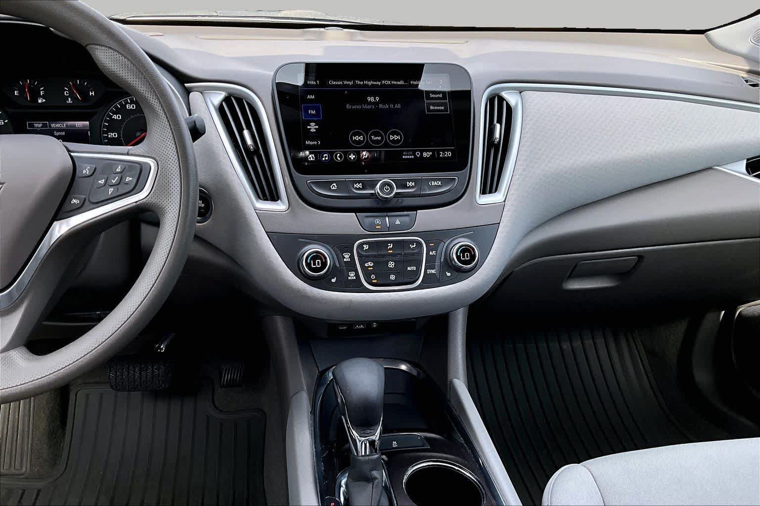 Used 2023 Chevrolet Malibu LT FWD image 5