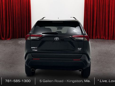 Certified 2022 Toyota RAV4 XLE w/ Convenience Package image 6