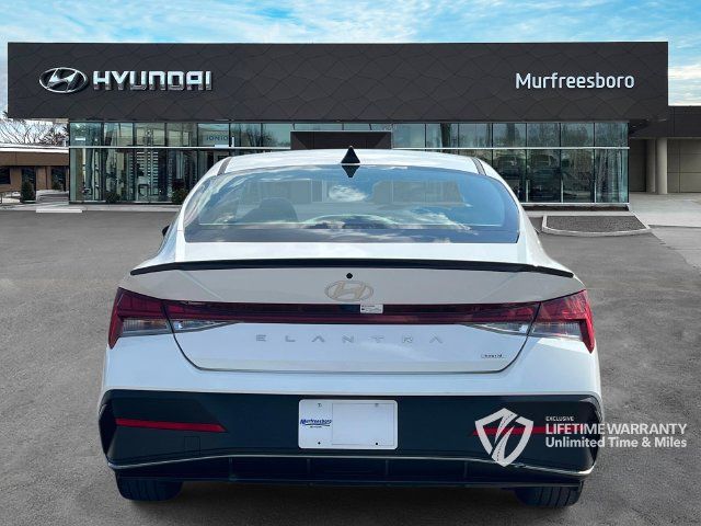 Certified 2025 Hyundai Elantra SEL FWD image 6