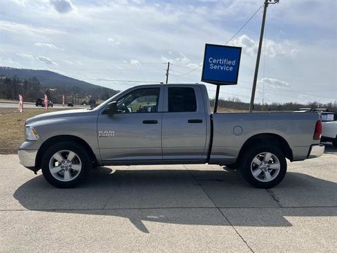 Used 2024 RAM 1500 Classic SLT image 7