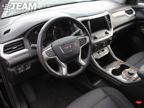 Certified 2023 GMC Acadia SLE w/ Driver Convenience Package image 12